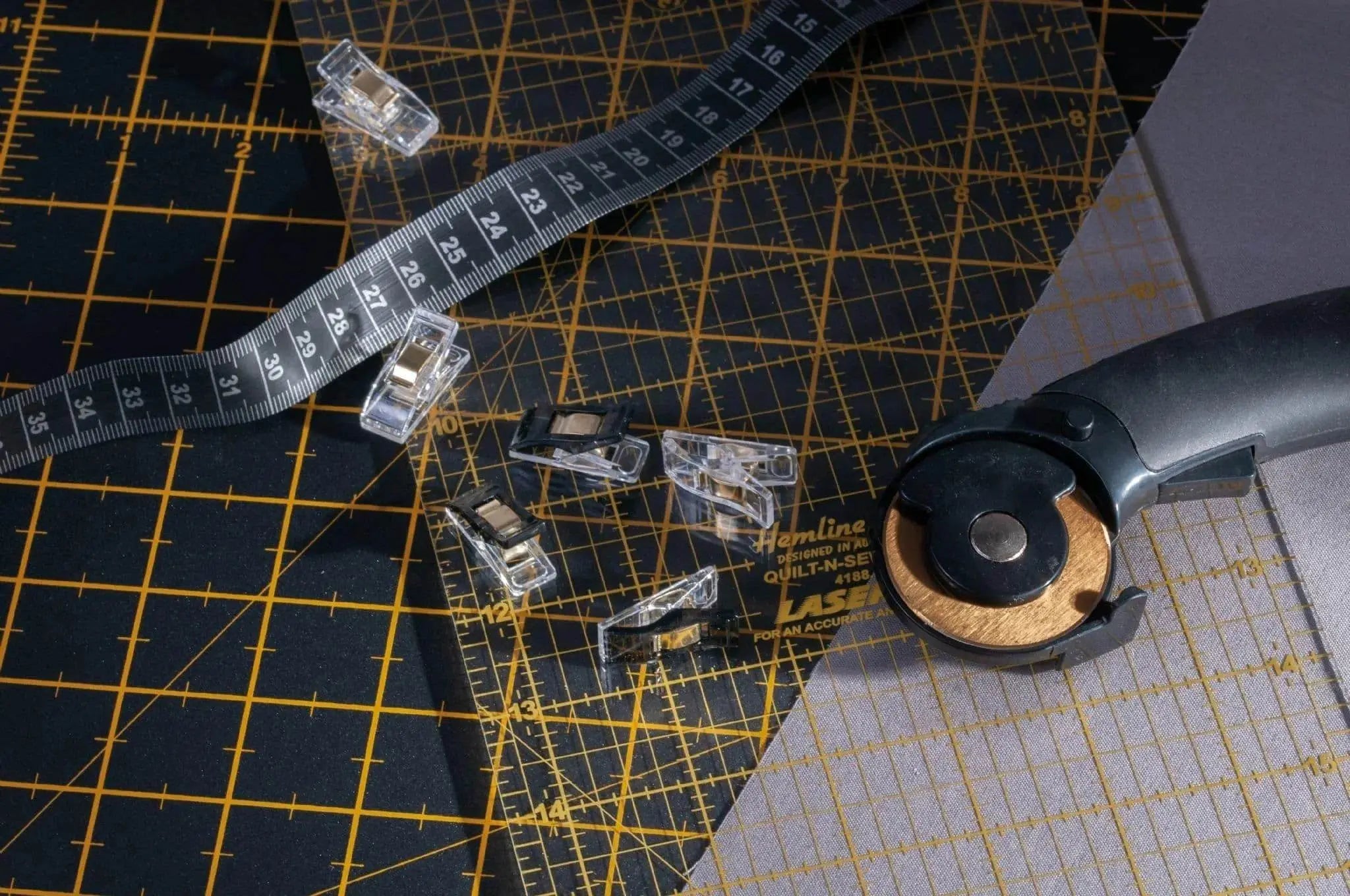 CLIPS per Tessuti Trasparenti e Neri - Hemline - - LacariaRicami.Store