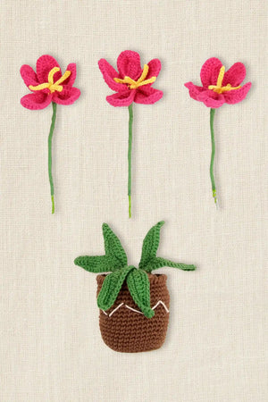 Vaso con fiori di Nuria Picos Amigurumi kit intermedio - DMC - LacariaRicami.Store