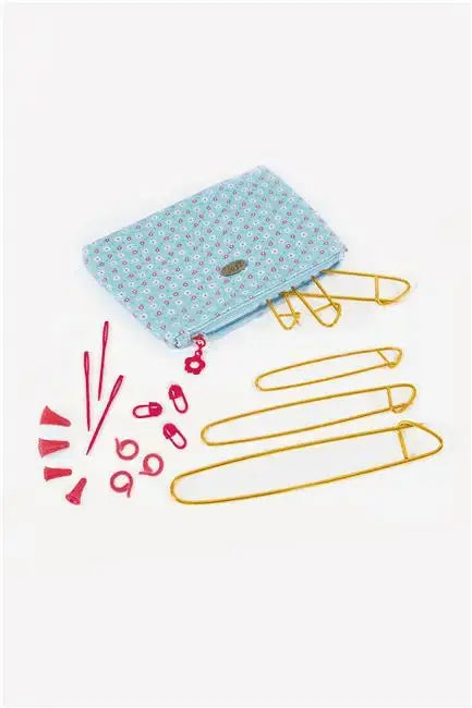 TROUSSE CON ACCESSORI PER MAGLIA - DMC - - LacariaRicami.Store