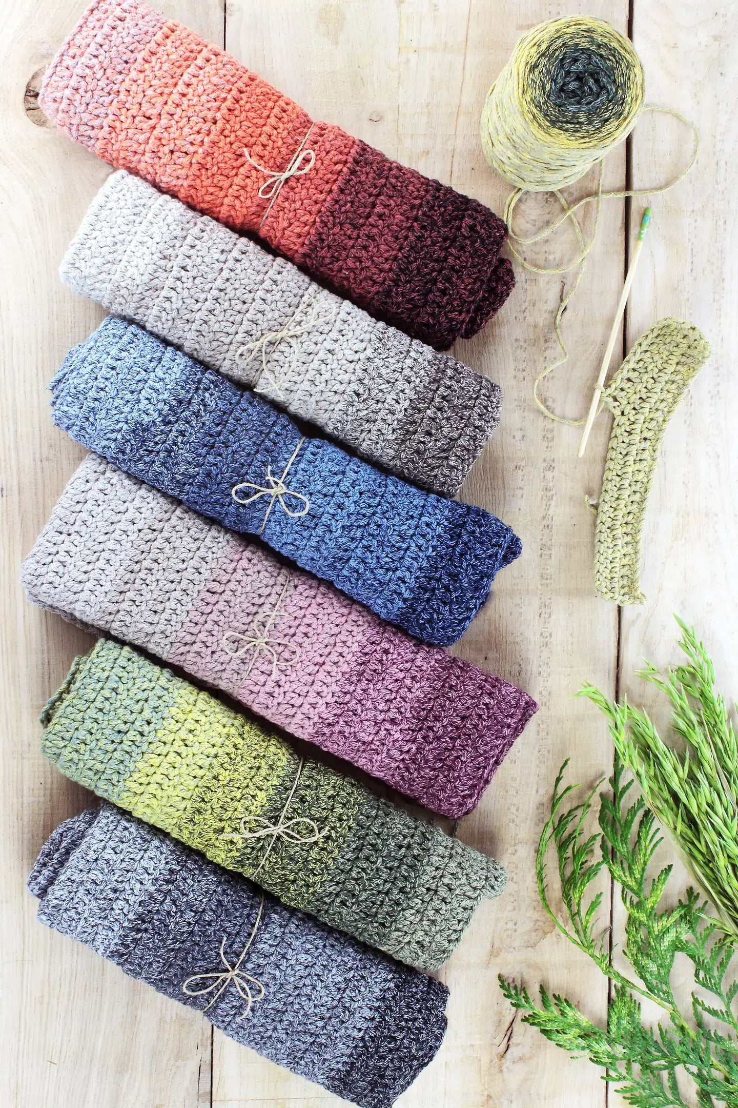 Book Nova Vita 4 - recycled cotton - DMC - Colore: - by LacariaRicami.Store