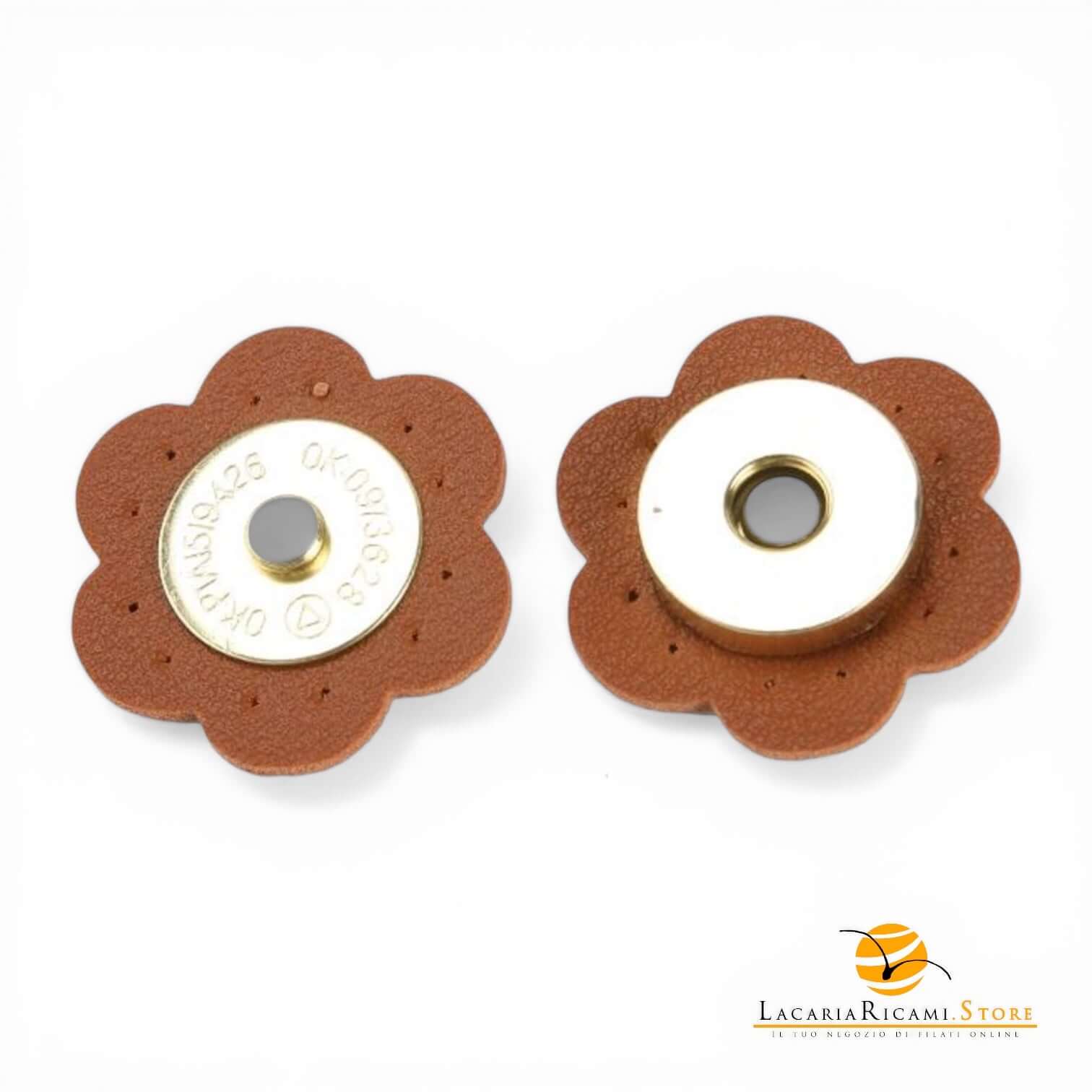 Chiusura magnetica in ecopelle cucibile per borse - Fiore | MAF Accessories - Colore: 56237 - MARRONCINO - by LacariaRicami.Store